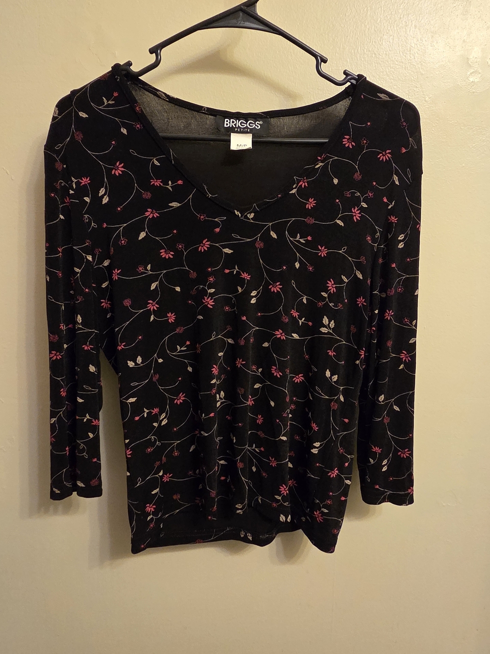 Briggs NY Y2K Whimsigoth Black Pink Floral V Neck Blouse MP Lightweight Stretch